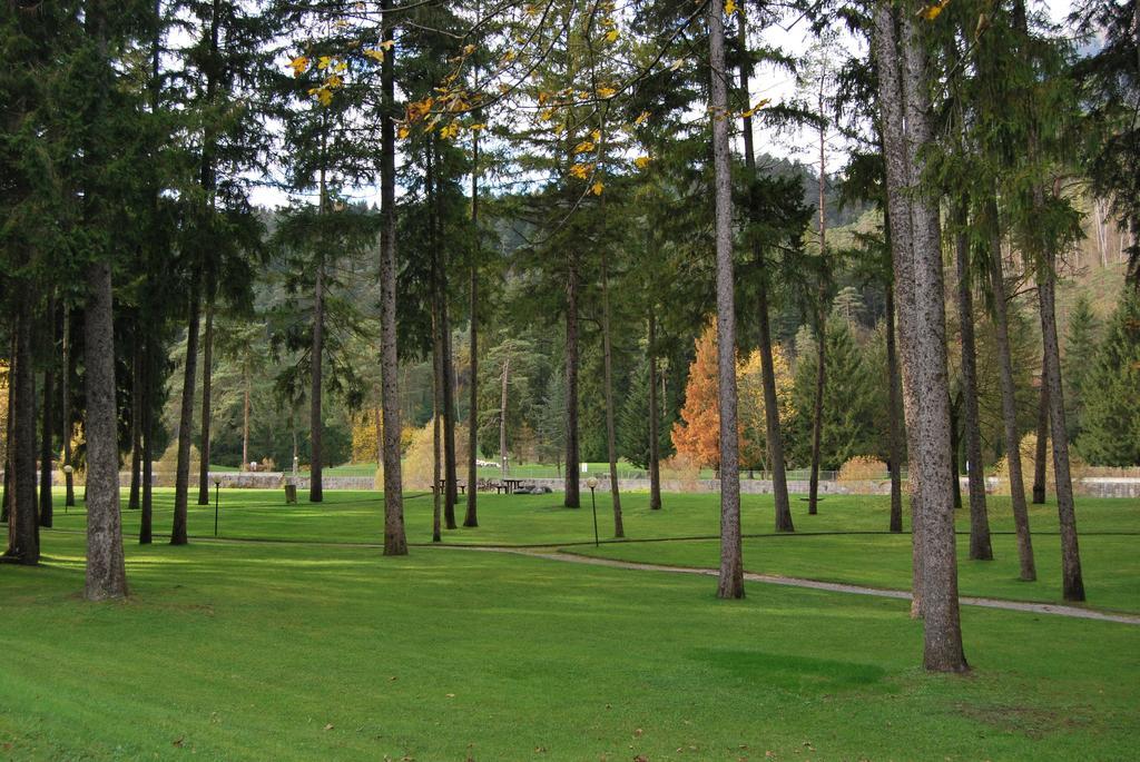 Residenza Finestra Sul Parco Comano Terme Exterior foto