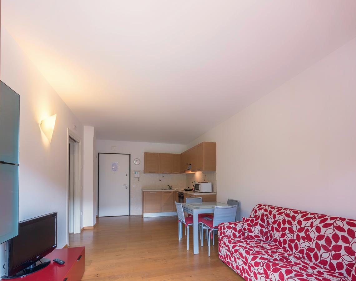 Residenza Finestra Sul Parco Comano Terme Exterior foto